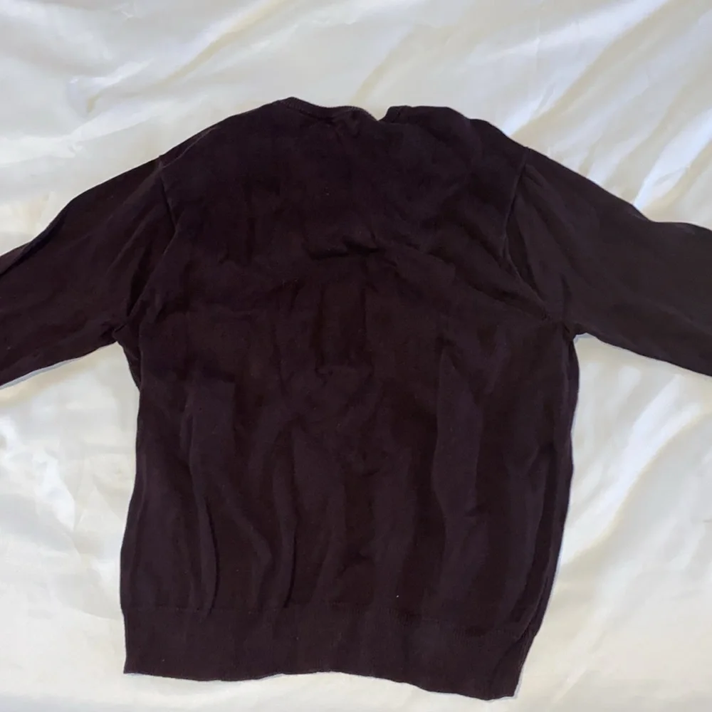 Arrow Men's V-Neck Sweater - Black